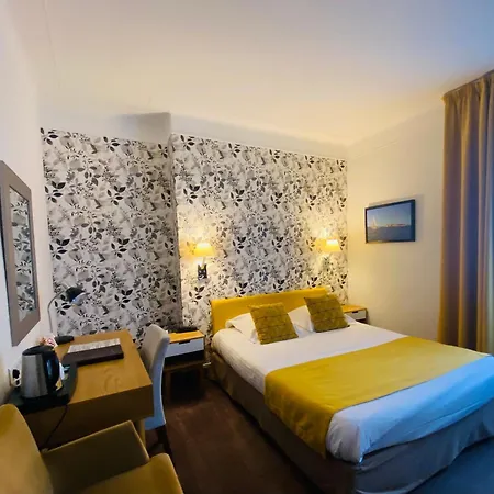 Ajoncs D'or Otel 3*